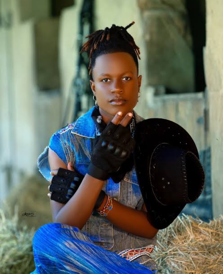Download Embalaasi mp3 song by Nandor love | chezavibes.com